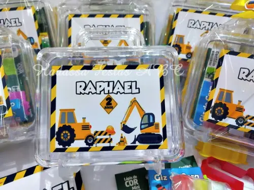 Maleta Personalizada com Kit para Colorir Tema Construção