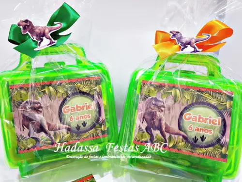 Maleta Personalizada com Kit para Colorir Tema Dinossauros