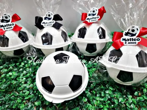 Pote Bola de Futebol com Massinha e Cortadores