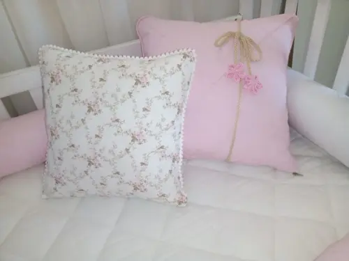 Kit de Berço Rolinho Rosa com Floral 5 Peças