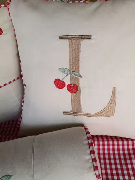 Kit Menina Cerejinha Padrão Americano Xadrez Vermelho.