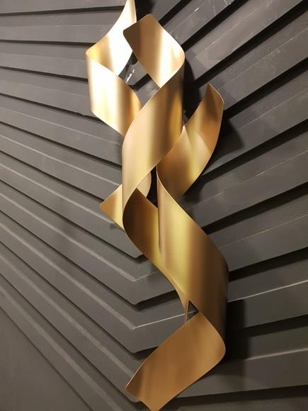 Escultura Trio Elecoidal, Metal