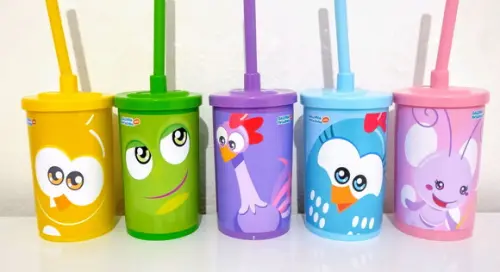 Copo com canudo galinha pintadinha