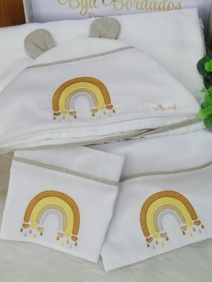 Kit Enxoval Bebê Fraldas com Toalha Arco Íris Boho
