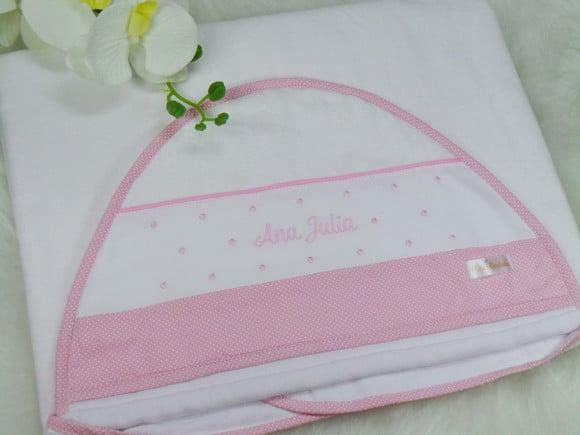 Kit Enxoval Bordado Toalha Capuz e Fraldas Poá