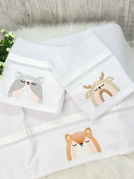 Kit Fralda Bebê Bordado Boho Arco Íris