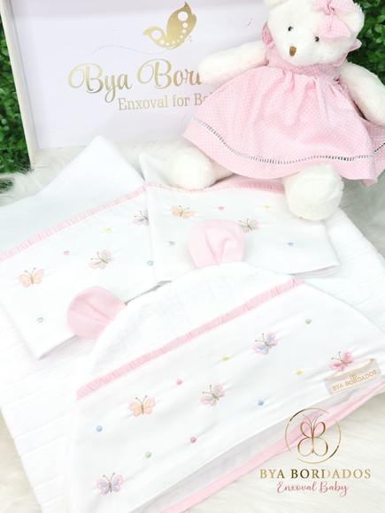 Kit Toalha e Fraldas Poá com Borboletass Candy Collor