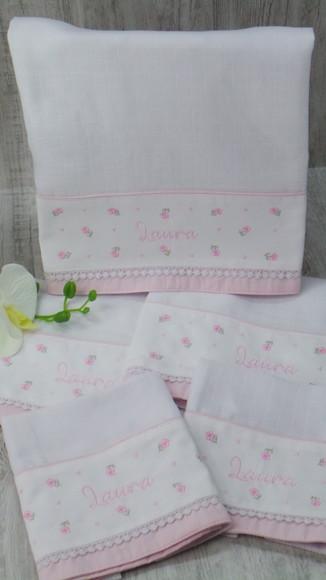 Kit Toalha Fralda e Fraldas Florzinha e Poá