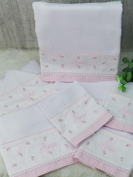 Kit Toalha Fralda e Fraldas Florzinha e Poá