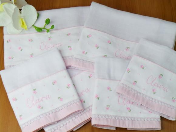 Kit Toalha Fralda e Fraldas Florzinha e Poá