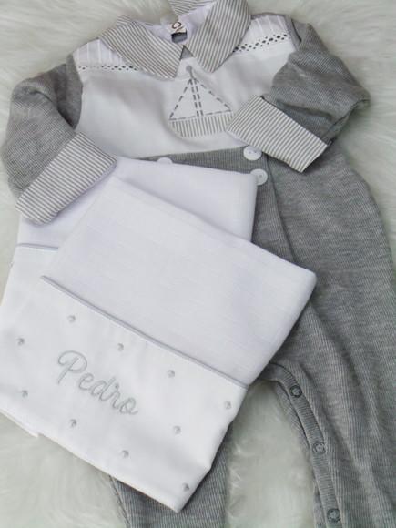 Macacão Bebê com Body Brinde Fralda de Boca Personalizada