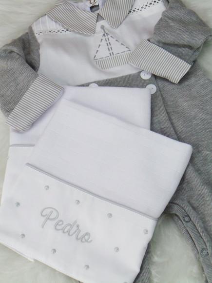 Macacão Bebê com Body Brinde Fralda de Boca Personalizada