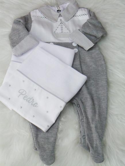 Macacão Bebê com Body Brinde Fralda de Boca Personalizada