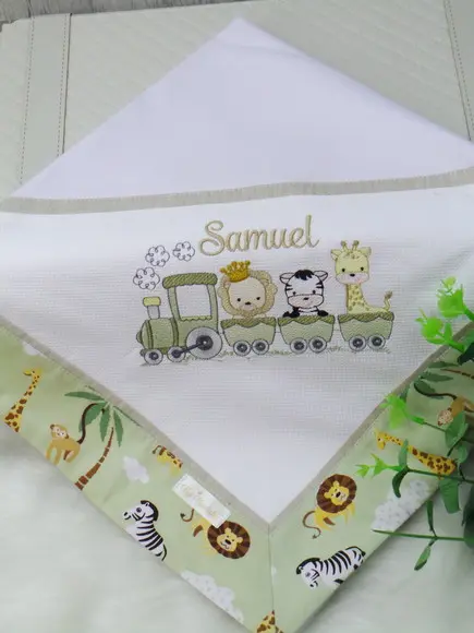 Cueiro Personalizado Bordado Safari