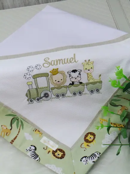 Cueiro Personalizado Bordado Safari