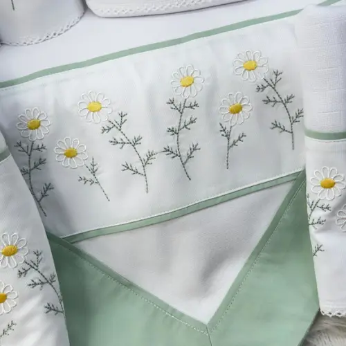Enxoval Bebê Bordado Jardim das Margaridas
