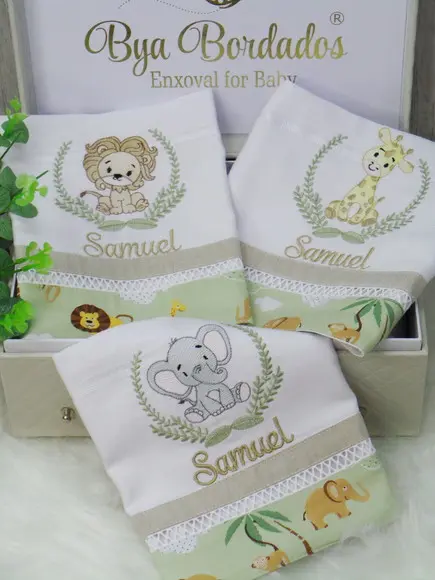 Kit de Fraldas Bebê Bordada Personalizada
