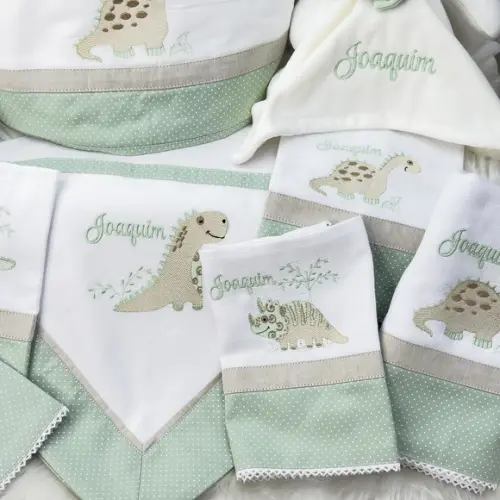 Kit Enxoval Bebê Bordado Dinossauros