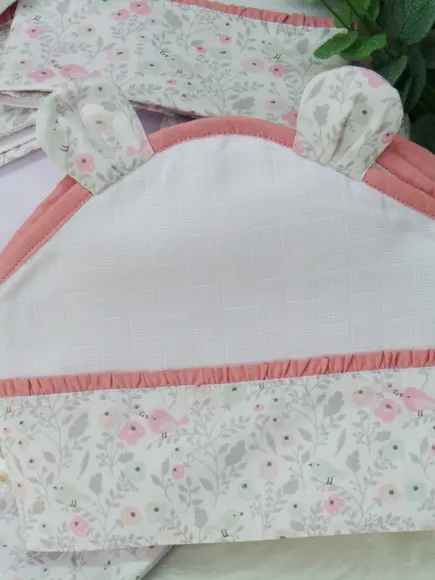 Kit Enxoval Bebê Flores e Passarinhos Incluso Nome do Bebê