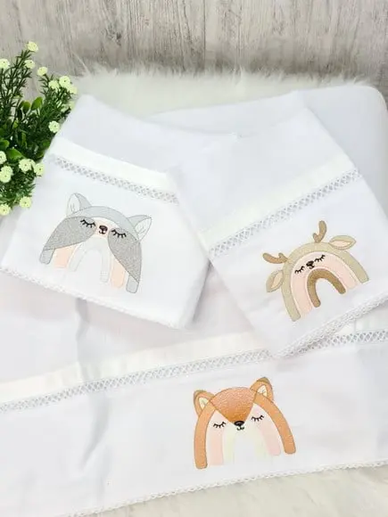 Kit Fralda Bebê Bordado Boho Arco Íris