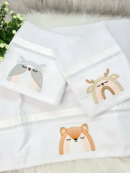 Kit Fralda Bebê Bordado Boho Arco Íris