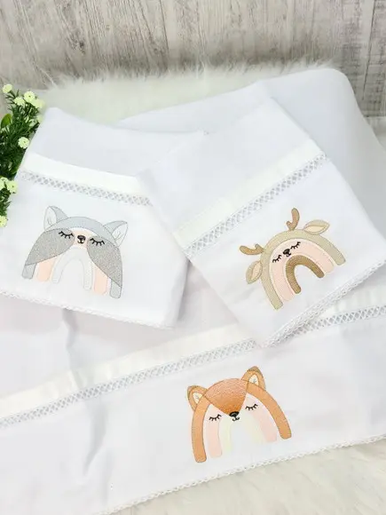 Kit Fralda Bebê Bordado Boho Arco Íris