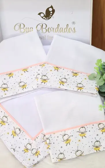 Kit Fraldas e Cueiro Bebê Abelhinha Incluso Nome do Bebê
