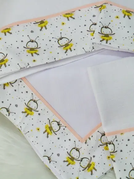 Kit Fraldas e Cueiro Bebê Abelhinha Incluso Nome do Bebê