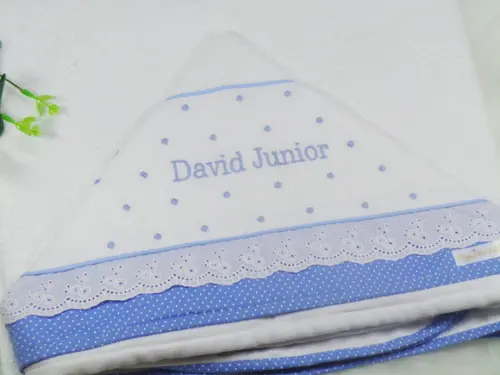 Kit Toalha Capuz e Fraldas Personalizada Poá