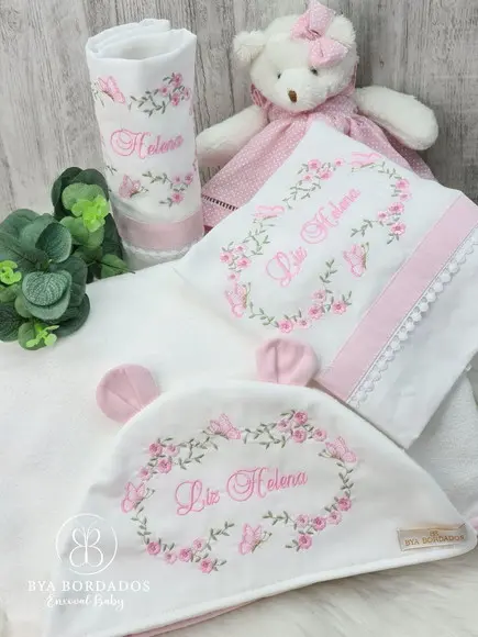 Kit Toalha e Fraldas Boca Personalizado Flores e Borboletas