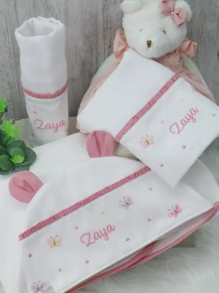 Kit Toalha e Fraldas Poá com Borboletass Candy Collor