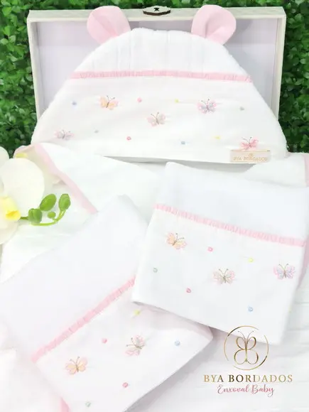 Kit Toalha e Fraldas Poá com Borboletass Candy Collor