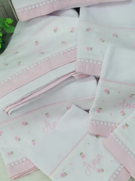 Kit Toalha Fralda e Fraldas Florzinha e Poá