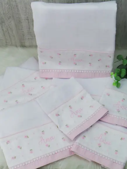 Kit Toalha Fralda e Fraldas Florzinha e Poá