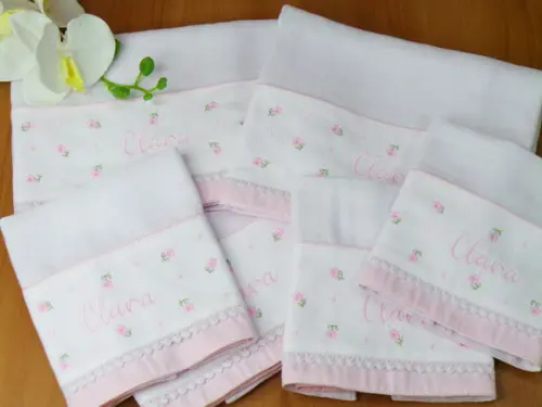 Kit Toalha Fralda e Fraldas Florzinha e Poá