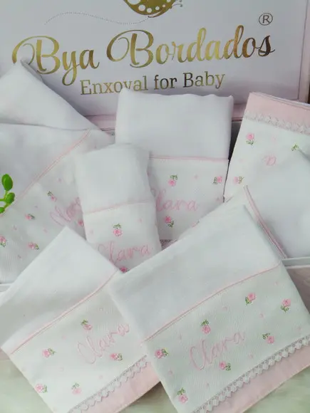 Kit Toalha Fralda e Fraldas Florzinha e Poá