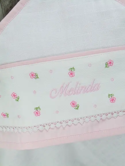 Kit Toalha Fralda e Fraldas Florzinha e Poá