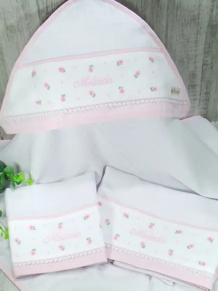 Kit Toalha Fralda e Fraldas Florzinha e Poá