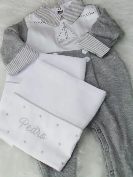 Macacão Bebê com Body Brinde Fralda de Boca Personalizada