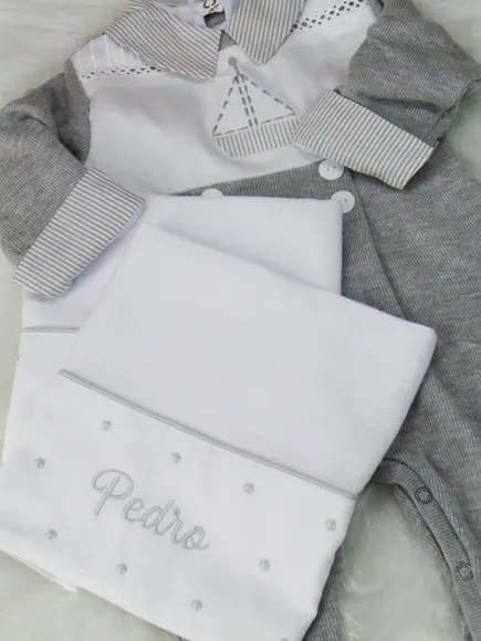 Macacão Bebê com Body Brinde Fralda de Boca Personalizada