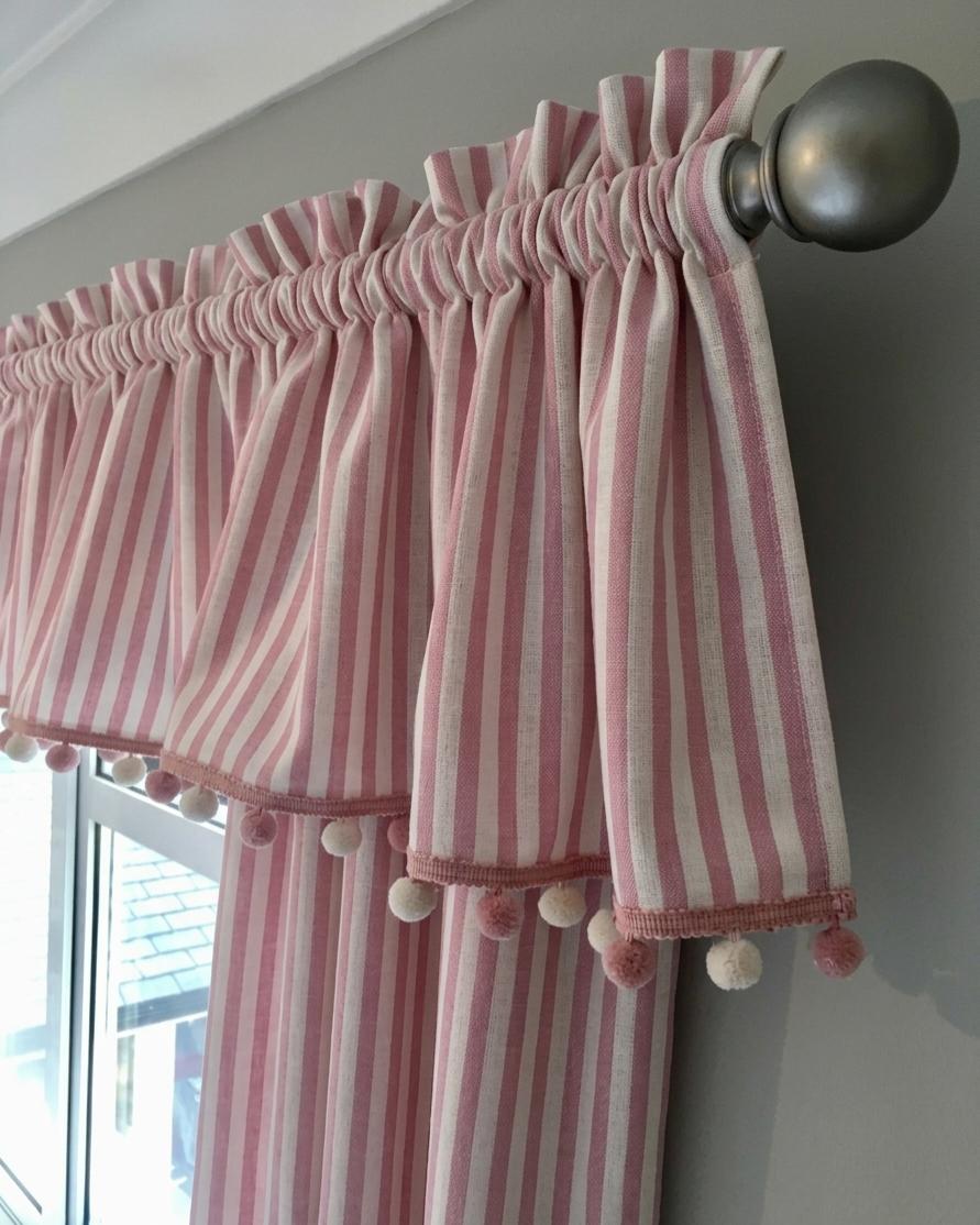 Cortina Linho Listra com Babado 2,60 m x 1,60 m (a)