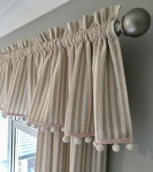 Cortina Linho Listra com Babado 2,60 m x 1,60 m (a)