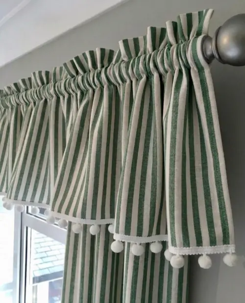 Cortina Linho Listra com Babado 2,60 m x 1,60 m (a)