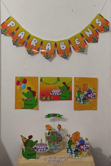 Kit Só Um Bolinho Tema Jacarelvis.