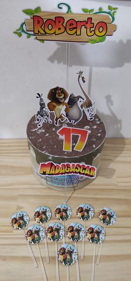 Kit Só Um Bolinho Tema Madagascar.