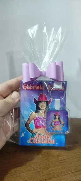 Bloquinho + Chaveiro Tema Ana Castela qualquer Tema.