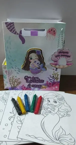 Sacolinha Surpresa 3 em 1 Tema Sereia Baby qlq. Tema.