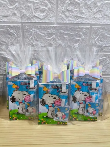 Bloquinho + Chaveiro Tema Snoopy qualquer Tema.