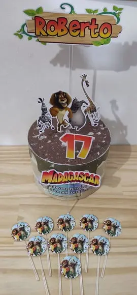 Kit Só Um Bolinho Tema Madagascar.