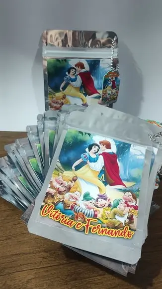 Saquinho Metalizado Tema Branca de Neve qualquer Tema.